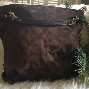 ❌SOLD.❌ Authentic large Coach shoulder bag. 🌿